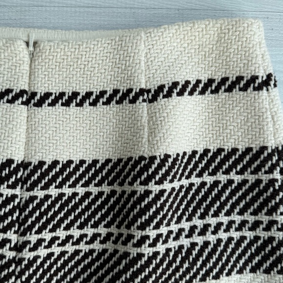 W by Worth Striped Woven Black and White Fringe Skirt X0 - Picture 6 of 7